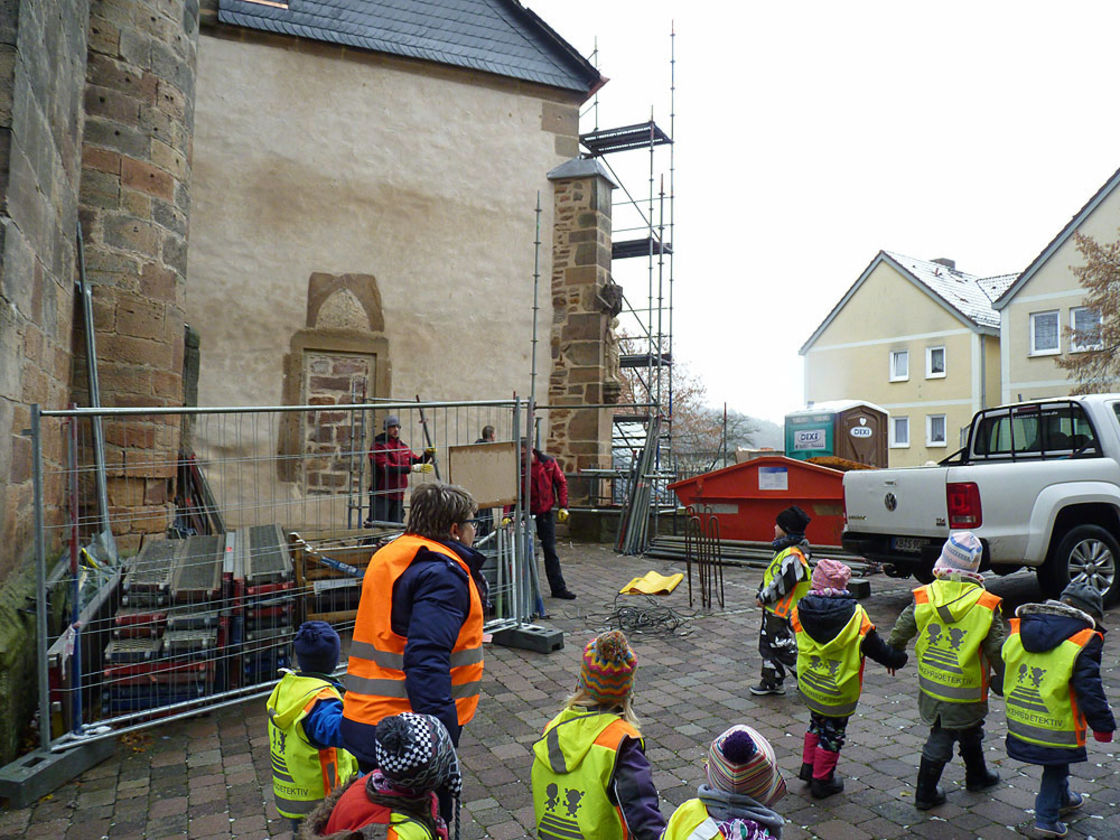 Abbau des Gerüstes an der Südseite (Foto: Karl-Franz Thiede)